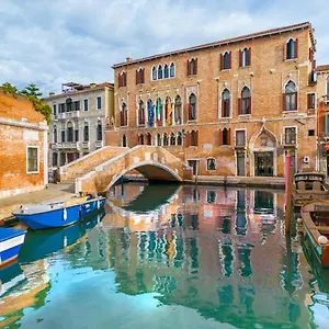 Отель Palazzo Marcello Al Sole